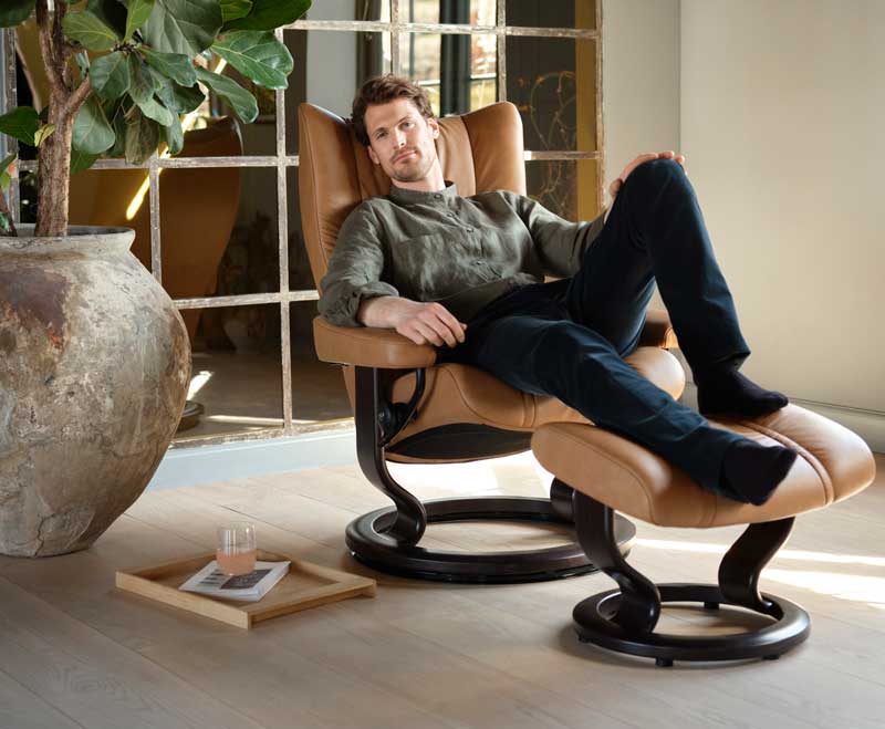 Stressless_Wing_M_Classic_Pal_Taupe_Wenge_model1